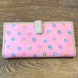 Dooney & Bourke Cream Leather Wallet